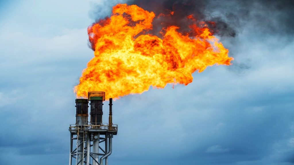 Gas Monetization Options for Small Oil Producers 1 Oilfield flare burning associated gas